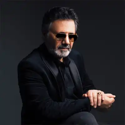 بیوگرافی و عکس معین
