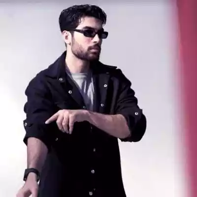 بیوگرافی و عکس کیارش